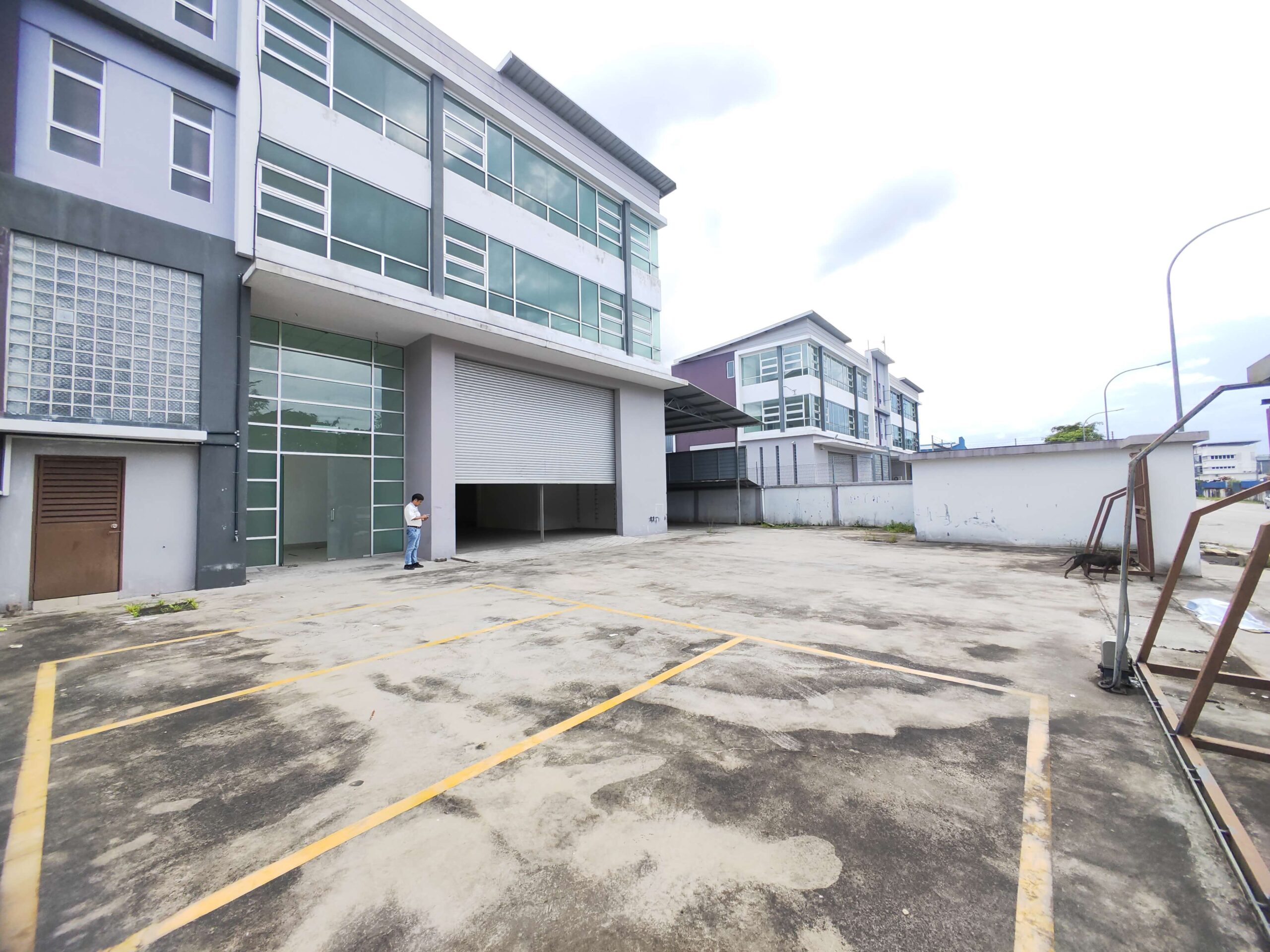 Villaraya Semenyih 2.5 Storey Semi D Factory